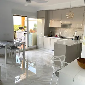 marbella-beachfront-apartment-romana-playa-elviria.es-andalucia.com/
